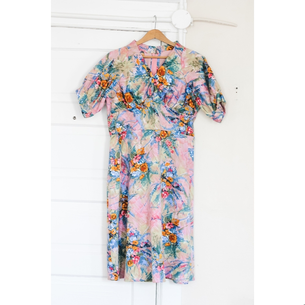 Vintage 1980's Fitted Handmade Floral V-Neck Dress